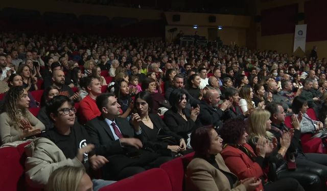 Agora Senfoni Orkestrası, Antalya Piyano Festivali’nde sokak hayvanları için sahne aldı