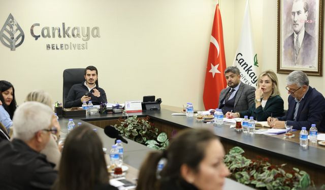 Çankaya Belediye Başkanı Güner, Balgat’ta görev yapan muhtarlarla buluştu