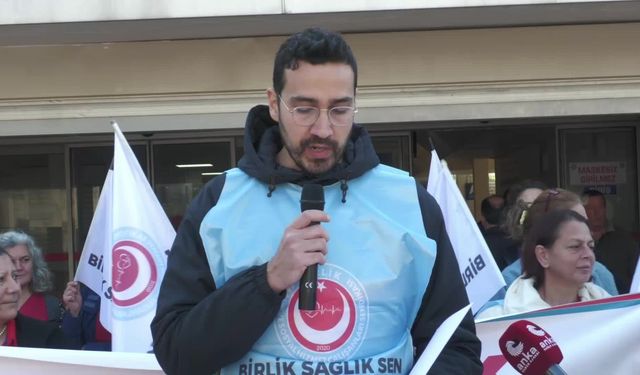 Ege Üniversitesi Hastanesi'nde çalışan sağlık emekçileri teşvik ödemelerini protesto etti