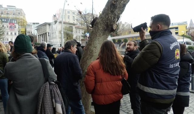 Şişhane Meydanı'nda basın açıklaması yapmak isteyen çok sayıda gazeteci gözaltına alındı