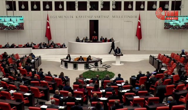 TBMM Genel Kurulu... Ensar Aytekin: "Faiz lobileri kazansın diye AKP; vatandaşın sofrasına oturacak, yiyecek, içecek, hesabı ödemeden kalkacak" 