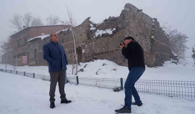 44 yıl önce Erzurum’da fotoğrafladığı çocuğa ulaştı