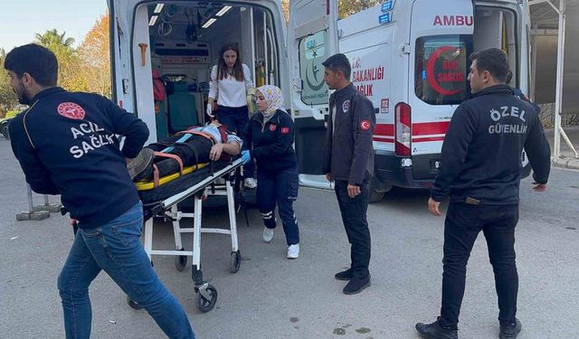 Adıyaman’da otomobil ile traktör çarpıştı: 3 Yaralı