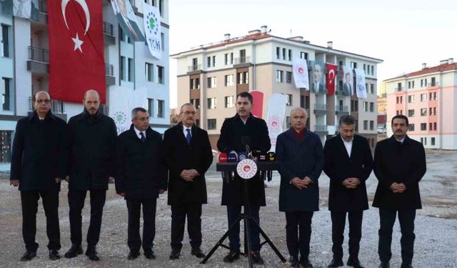 Bakan Kurum: "11 ilde evine girmeyen, iş yerini açmayan tek bir depremzede kardeşimiz kalmayacak"