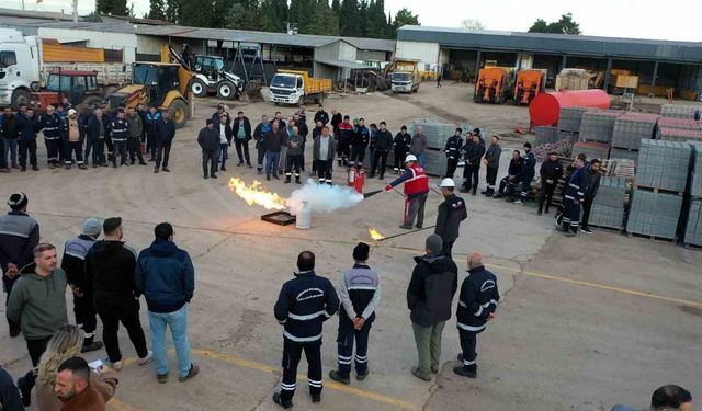 Başiskele Belediyesi personeline uygulamalı yangın eğitimi