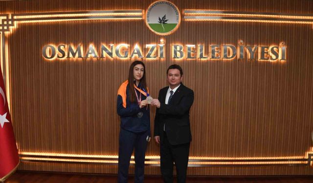 Başkan Aydın şampiyon sporcuları ağırladı