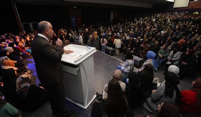 Canik’te “Siber Dünyada Kendimizi ve Vatanımızı Korumak Konferansı”