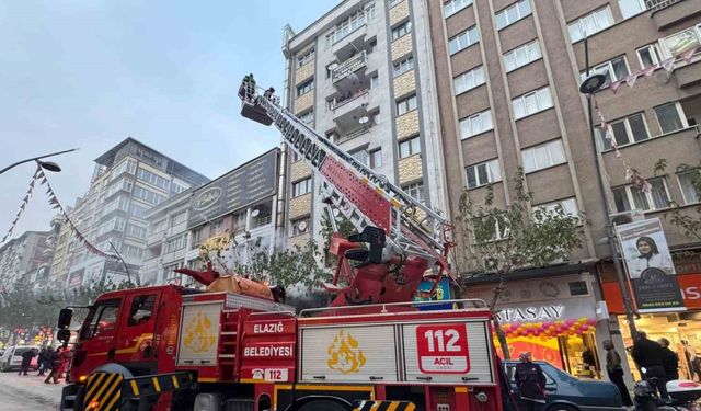 Elazığ’da dönercide korkutan yangın