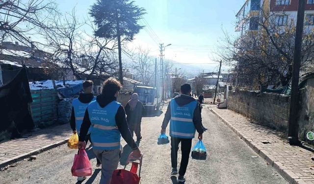 Elazığ’da yaşlılarla el ele gönüllüyüz biz etkinliği