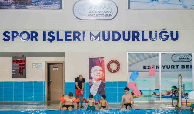 Esenyurt Belediyesinden özel bireylere yüzme ile terapi