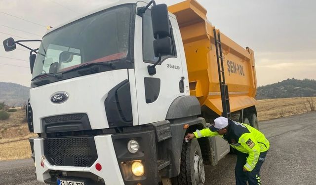 Gölbaşı’nda kış lastiği denetimi yapıldı