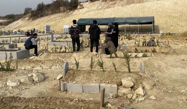 Mersin’de babasının öldürdüğü çocuk toprağa verildi