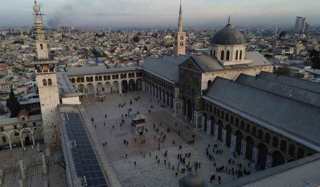 Suriyeliler, tarihi Emevi Camii’ne akın etmeye devam ediyor