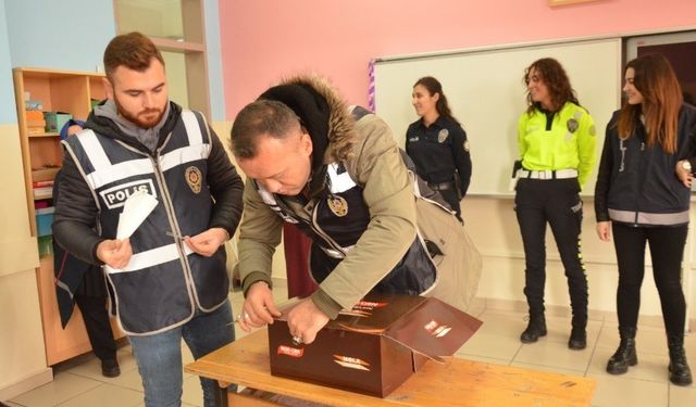 Tavşanlı İlçe Emniyet Müdürlüğü’nden özel öğrencilere duygusal ziyaret