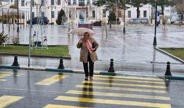 Tekirdağ’da sağanak yağış etkili oldu