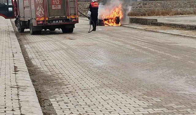 Tofaş otomobil alevlere teslim oldu