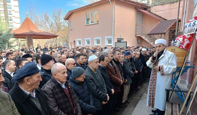 Trafik kazasında hayatını kaybeden genç toprağa verildi