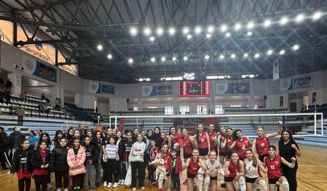 Turgutlu Belediyespor haftayı iki branşta da galibiyetle kapadı