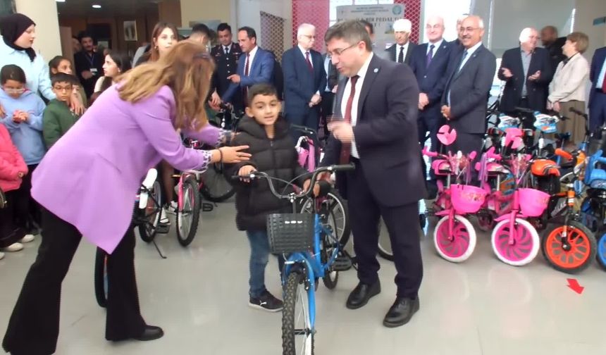 Burhaniye de "BUBFA ile bir pedalda sen bas" projesi ile 30 öğrenci sevindirildi