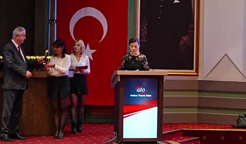 Yılın Başarılı Kadınları Ödül Töreni... Aylin Cesur Önder: "Büyümeyecek tüm ölen kız çocukları adına ödülü Narin için alıyorum"