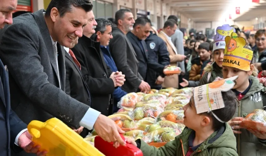 Manisa'da 'Yerli Malı' halde kutlandı