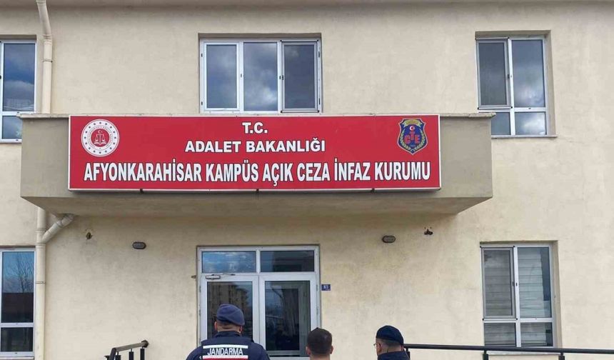 Hapis cezalarıyla aranan şahısları jandarma yakaladı