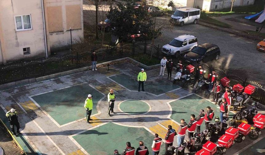 Trafik güvenliği için motokuryelere eğitim verildi